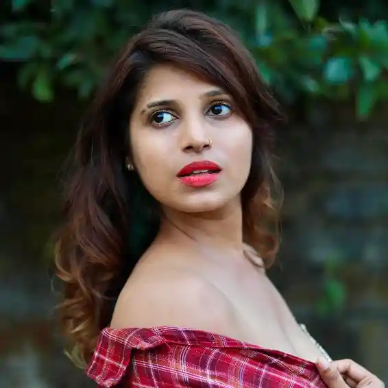 Pooja Shelatkar